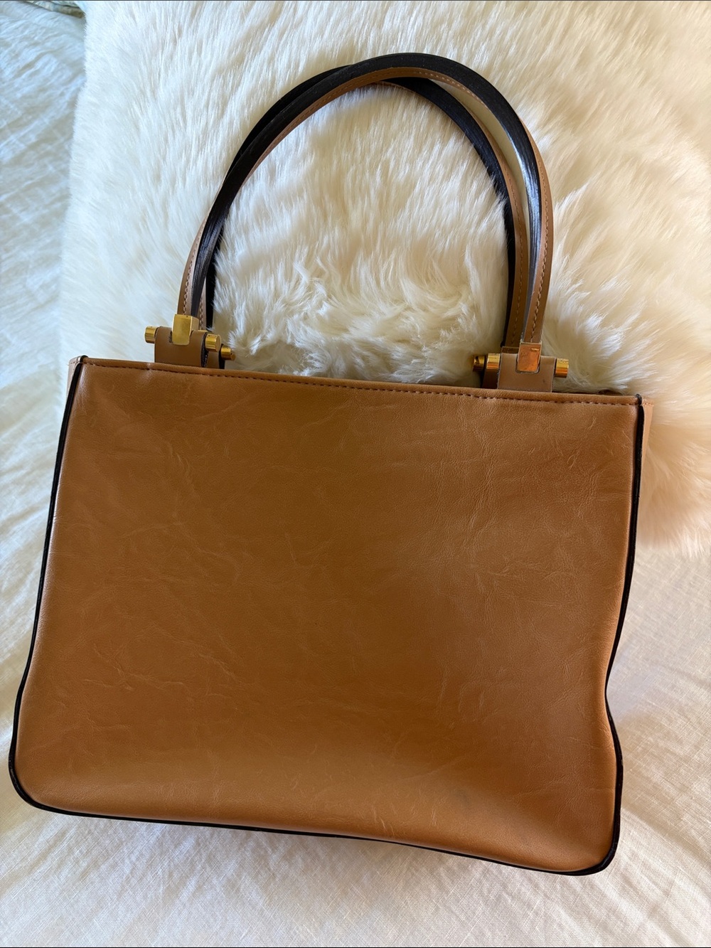 Mondani Classic Tan Tote Handbag - Versatile Everyday Style